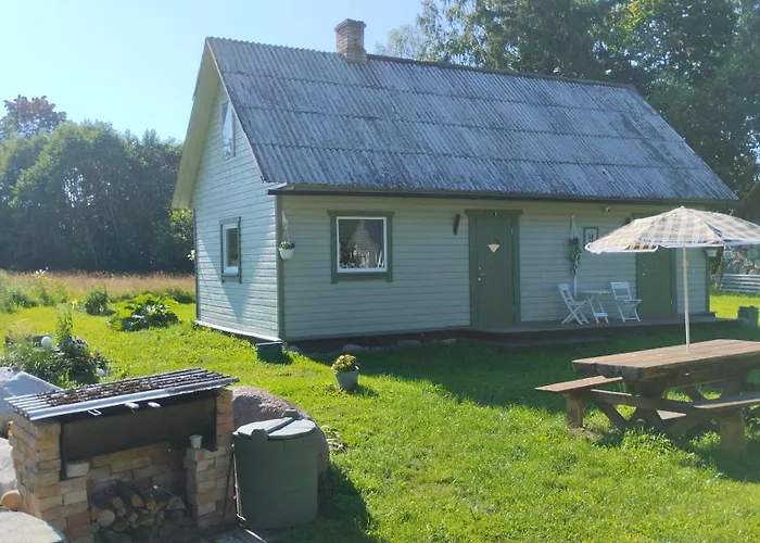 Metsanomme Saunamaja Lumati foto